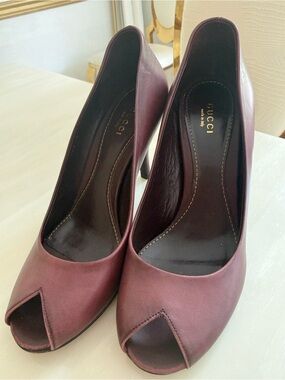 Gucci Maroon Open-Toe Leather Heels